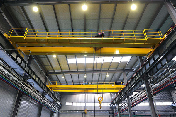 https://www.kostacrane.com/wp-content/uploads/2024/09/Electric-Hoist-Overhead-Crane-2.jpg