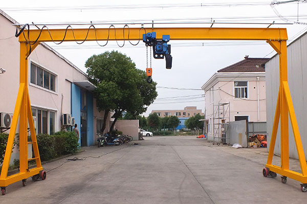 https://www.kostacrane.com/wp-content/uploads/2024/09/Portable-gantry-crane-1.jpg